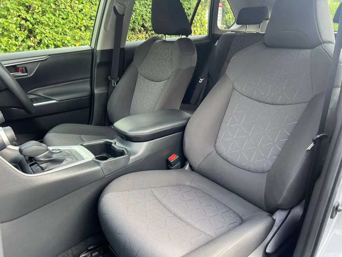 Toyota RAV4 SUV, Petrol Hybrid, 2023, Silver