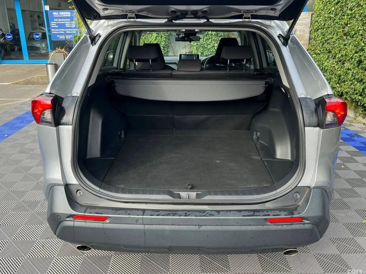 Toyota RAV4 SUV, Petrol Hybrid, 2023, Silver