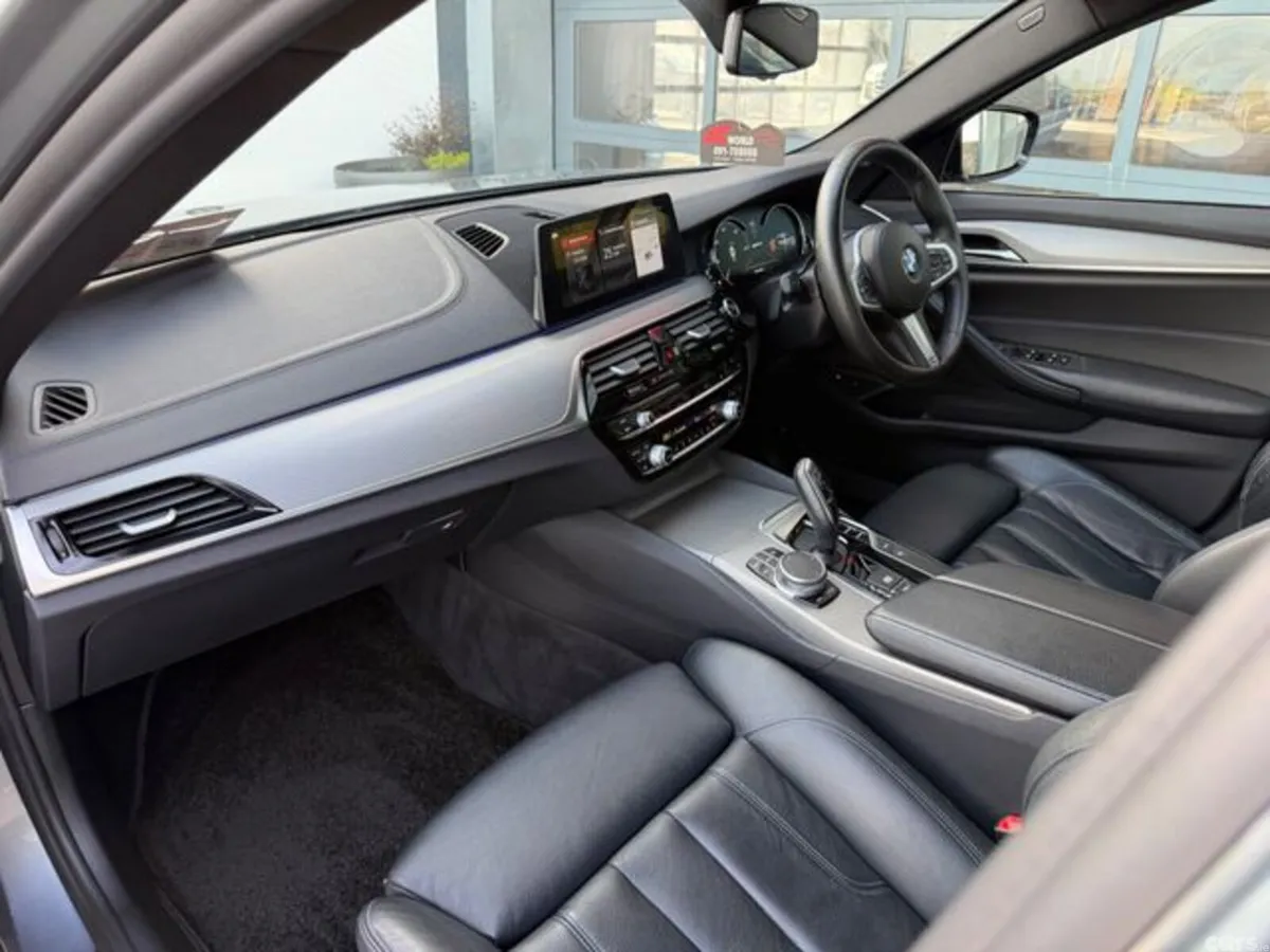 BMW 5-Series Saloon, Petrol Plug-in Hybrid, 2018, Blue