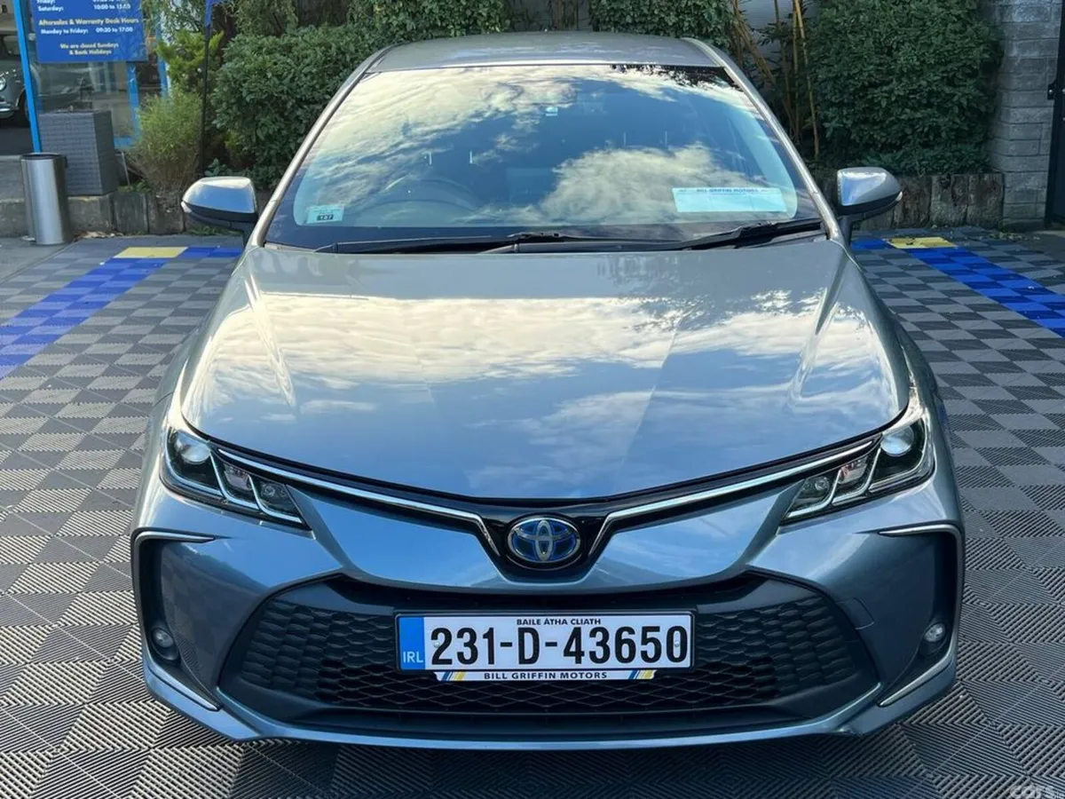 Toyota Corolla Saloon, Petrol Hybrid, 2023, Grey