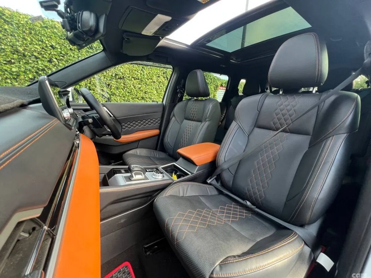 Mitsubishi Outlander SUV, Petrol Hybrid, 2023, White