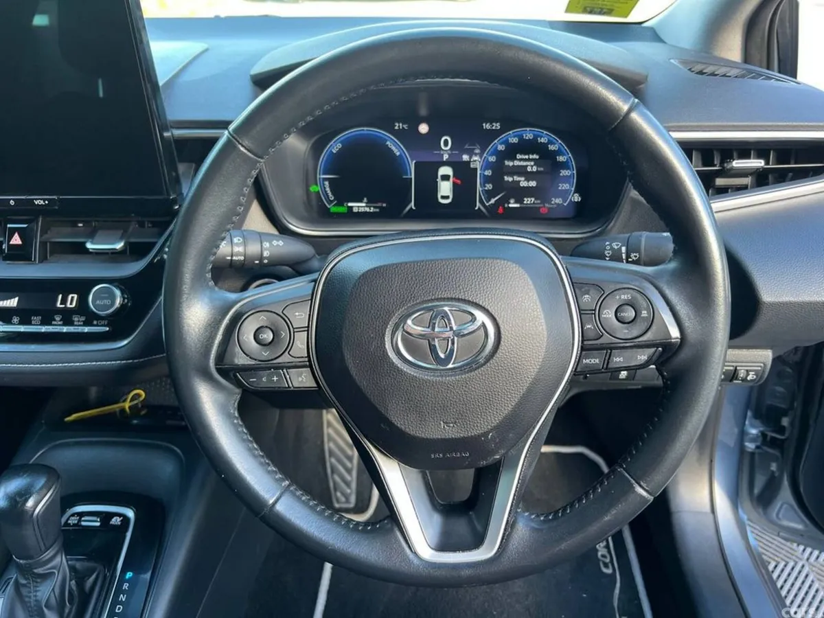 Toyota Corolla Saloon, Petrol Hybrid, 2023, Grey
