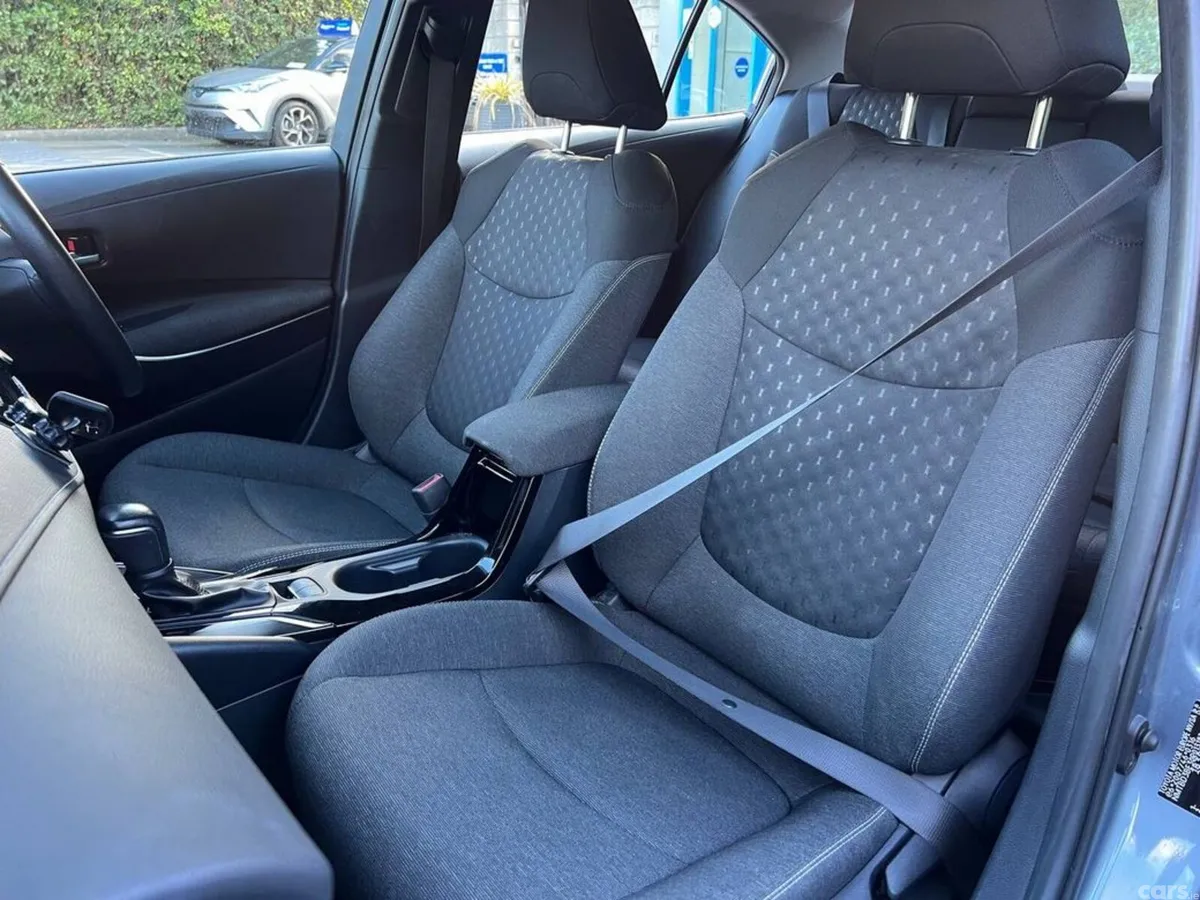 Toyota Corolla Saloon, Petrol Hybrid, 2023, Grey