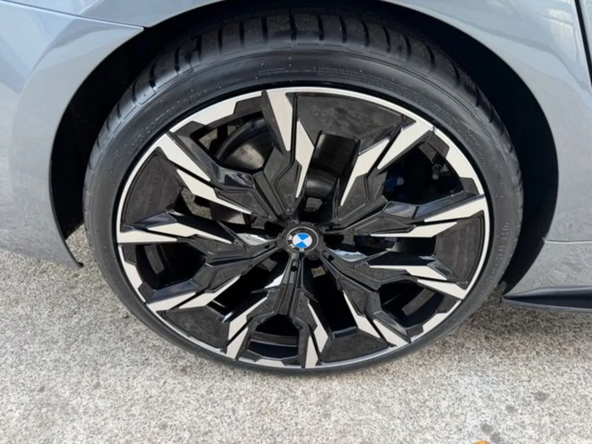 BMW 5-Series Saloon, Petrol Plug-in Hybrid, 2018, Blue