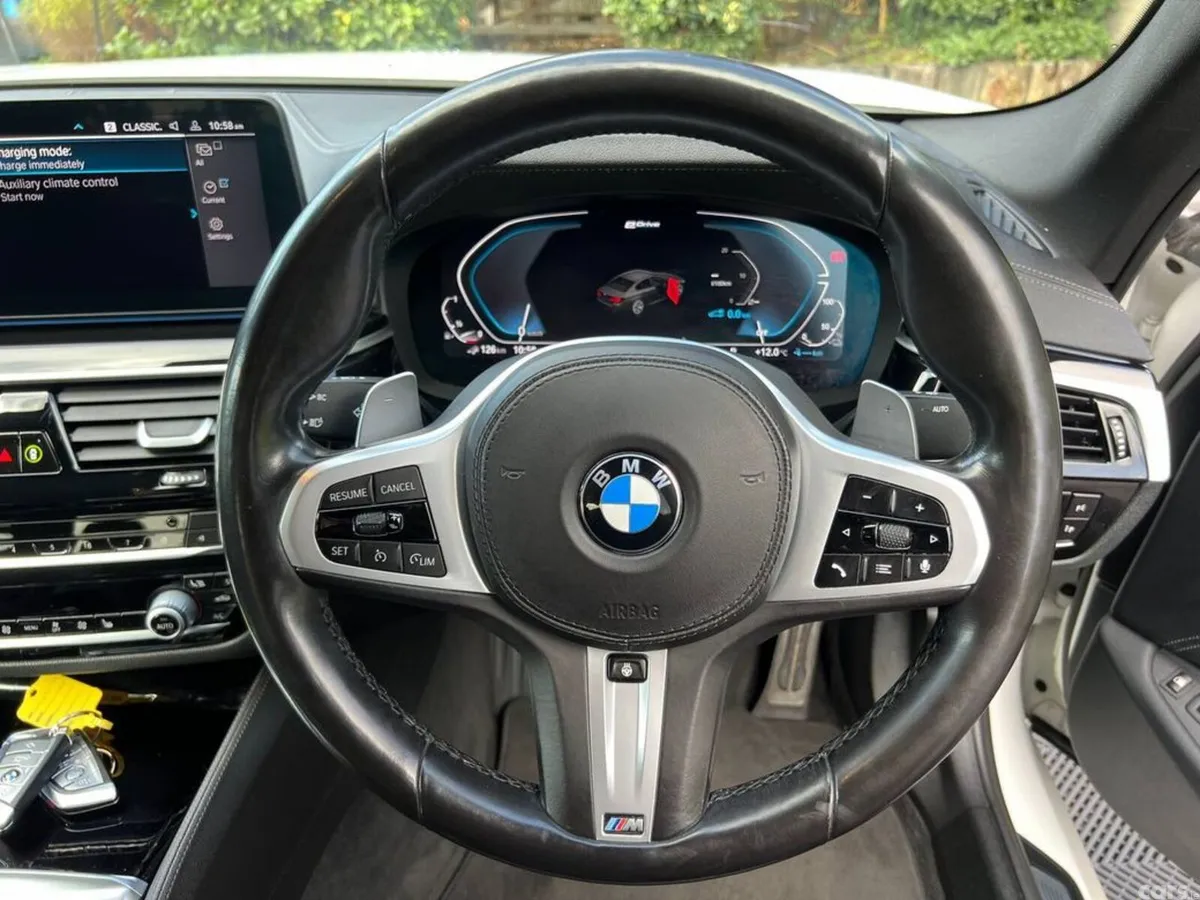 BMW 5-Series Saloon, Petrol Plug-in Hybrid, 2021, White
