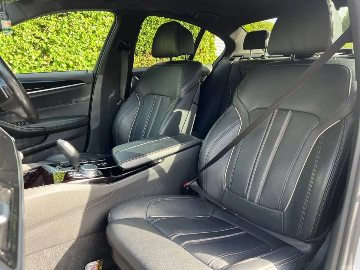 BMW 5-Series Saloon, Petrol Plug-in Hybrid, 2021, White