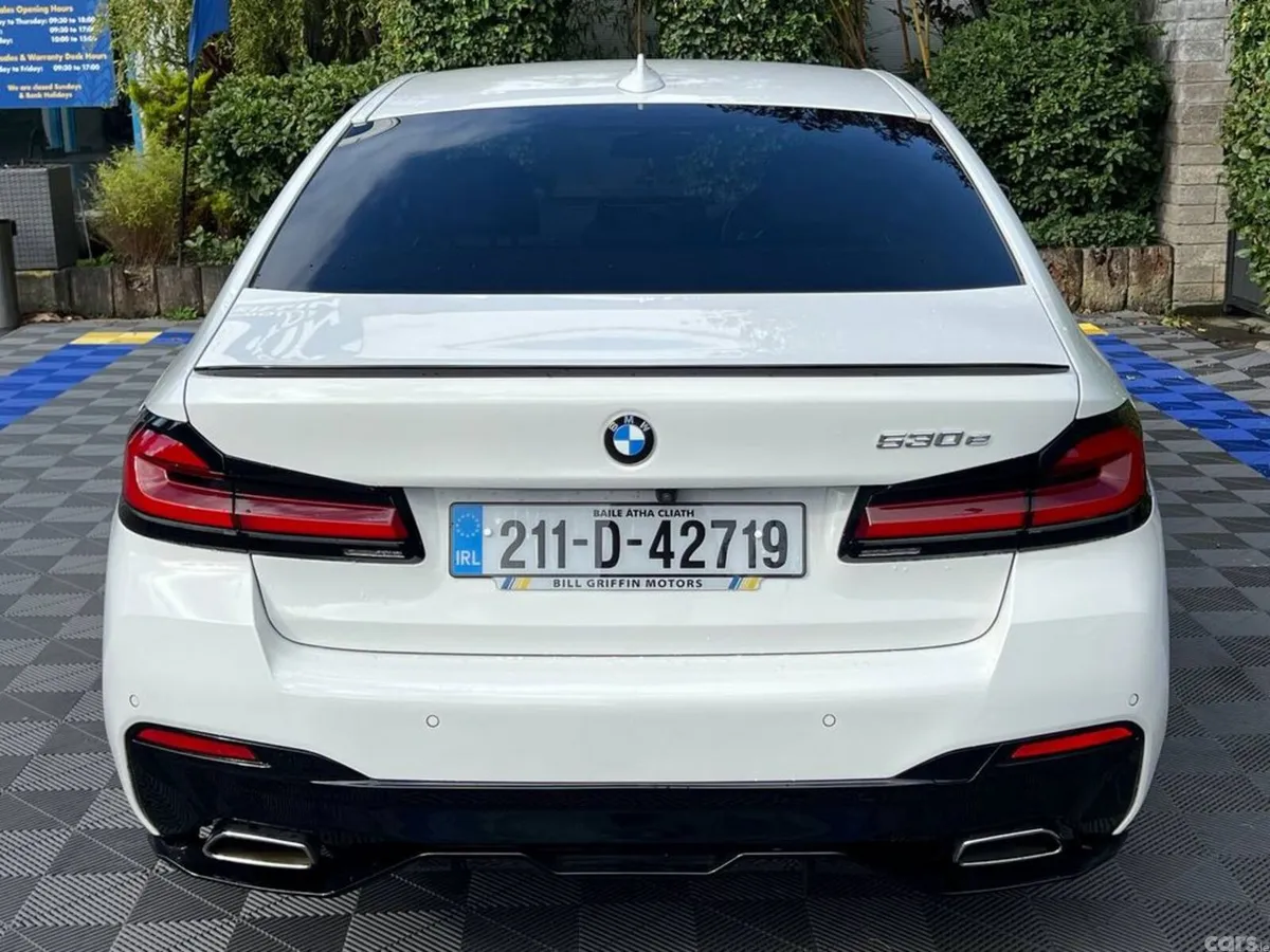 BMW 5-Series Saloon, Petrol Plug-in Hybrid, 2021, White