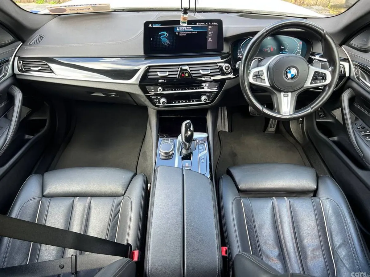 BMW 5-Series Saloon, Petrol Plug-in Hybrid, 2021, White