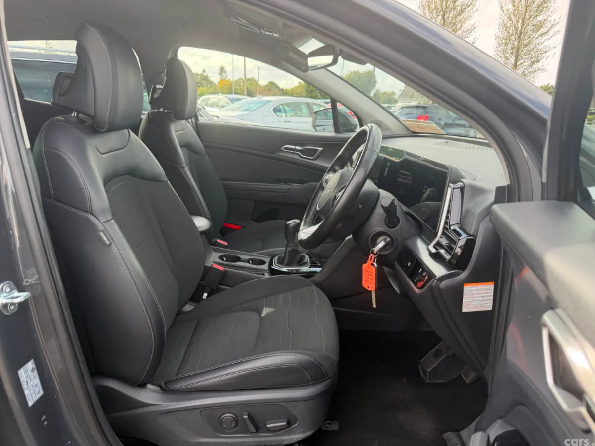 Kia Sportage SUV, Diesel Hybrid, 2023, Grey