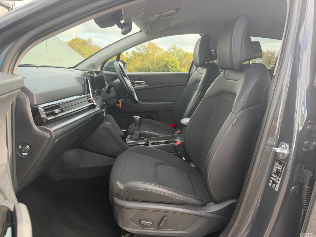 Kia Sportage SUV, Diesel Hybrid, 2023, Grey