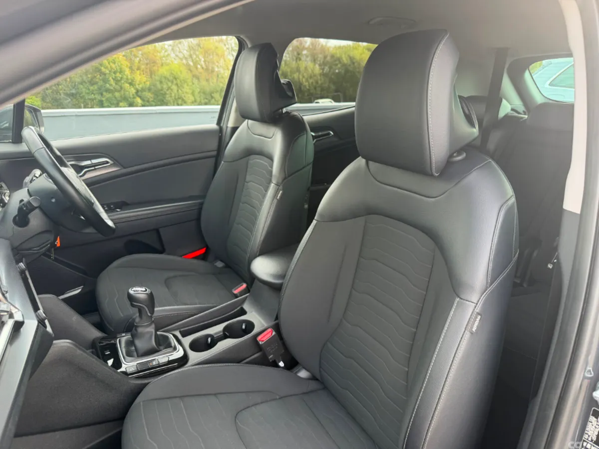 Kia Sportage SUV, Diesel Hybrid, 2023, Grey