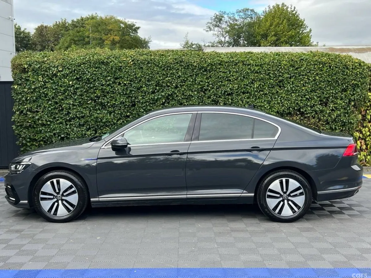 Volkswagen Passat Saloon, Petrol Plug-in Hybrid, 2021, Grey