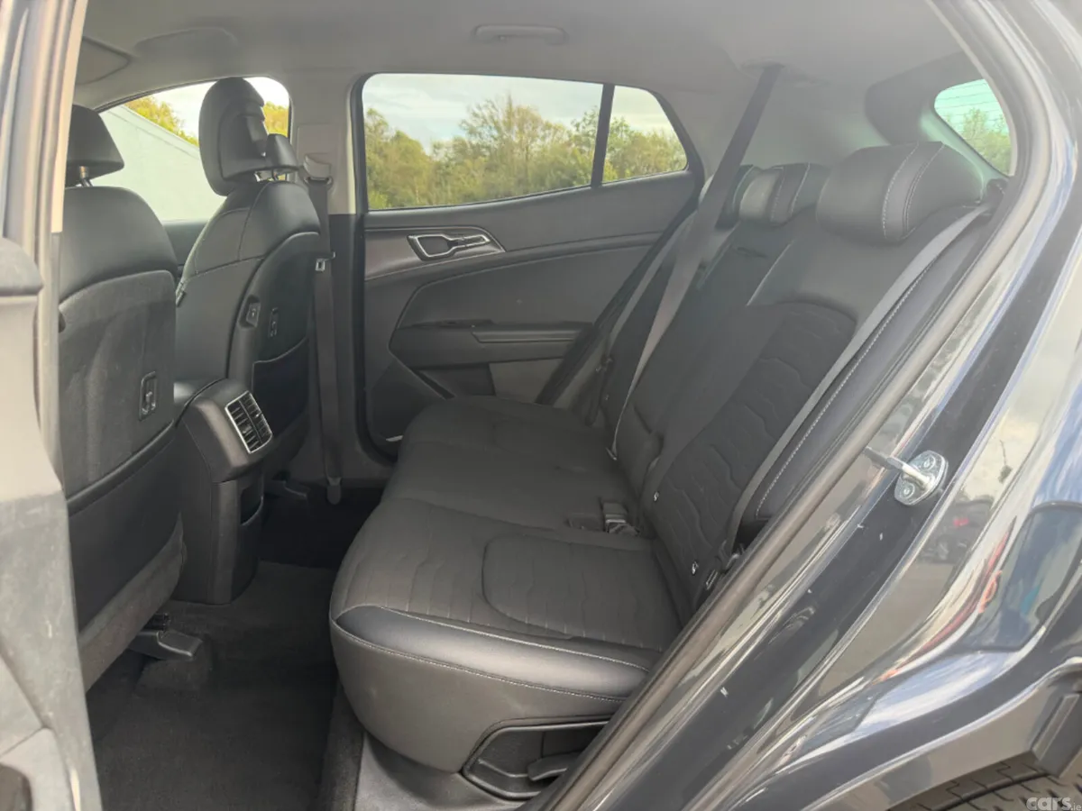 Kia Sportage SUV, Diesel Hybrid, 2023, Grey