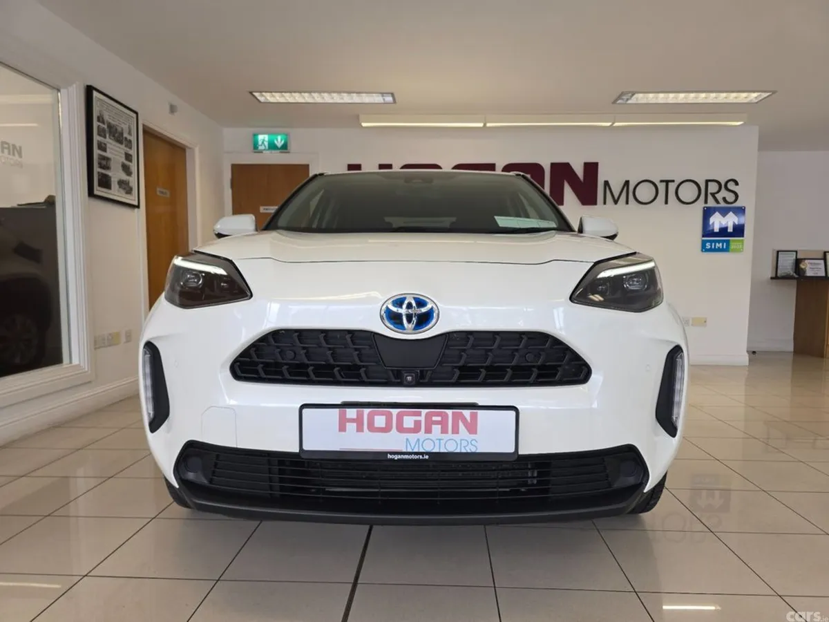 Toyota Yaris Cross SUV, Petrol Hybrid, 2022, White