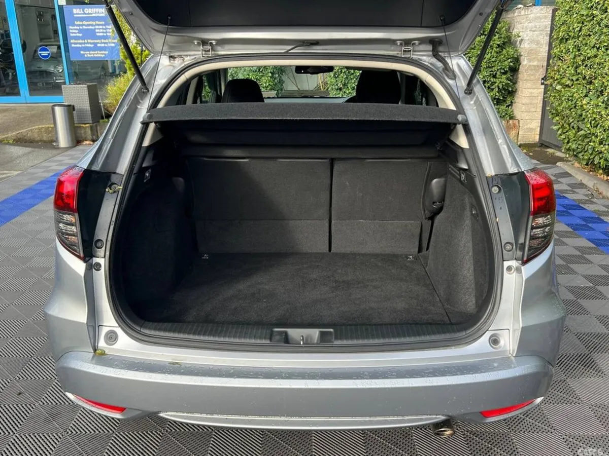 Honda Vezel SUV, Petrol Hybrid, 2018, Silver