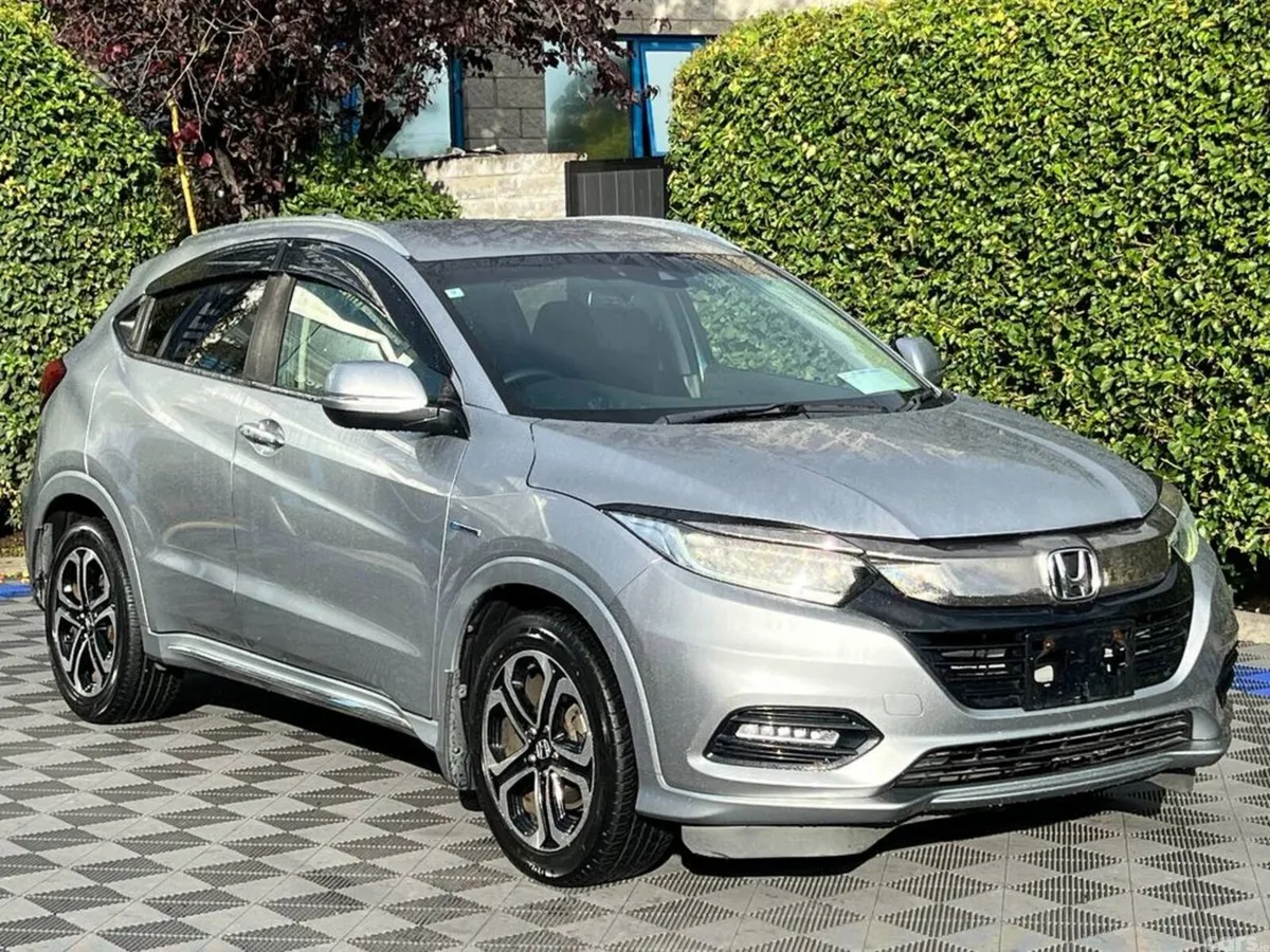 Honda Vezel SUV, Petrol Hybrid, 2018, Silver