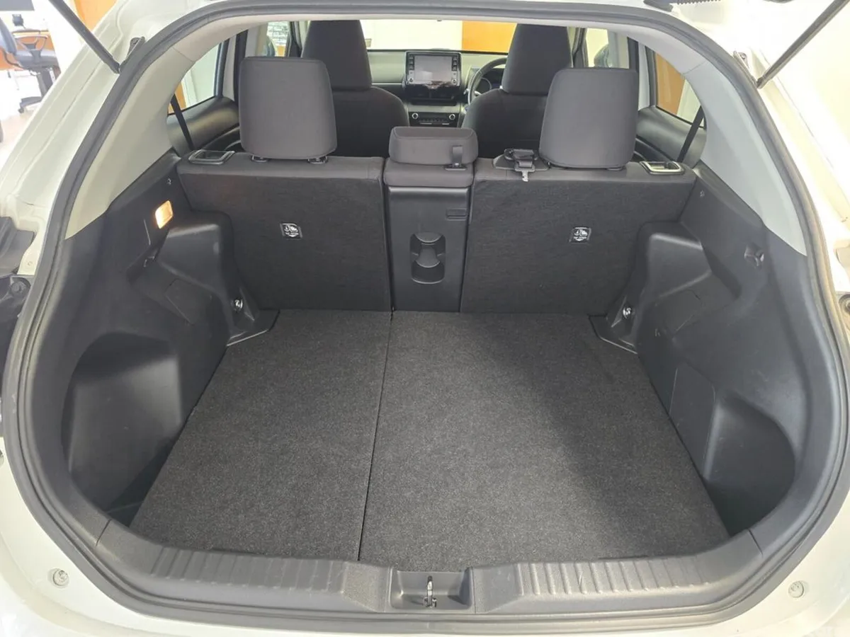 Toyota Yaris Cross SUV, Petrol Hybrid, 2022, White