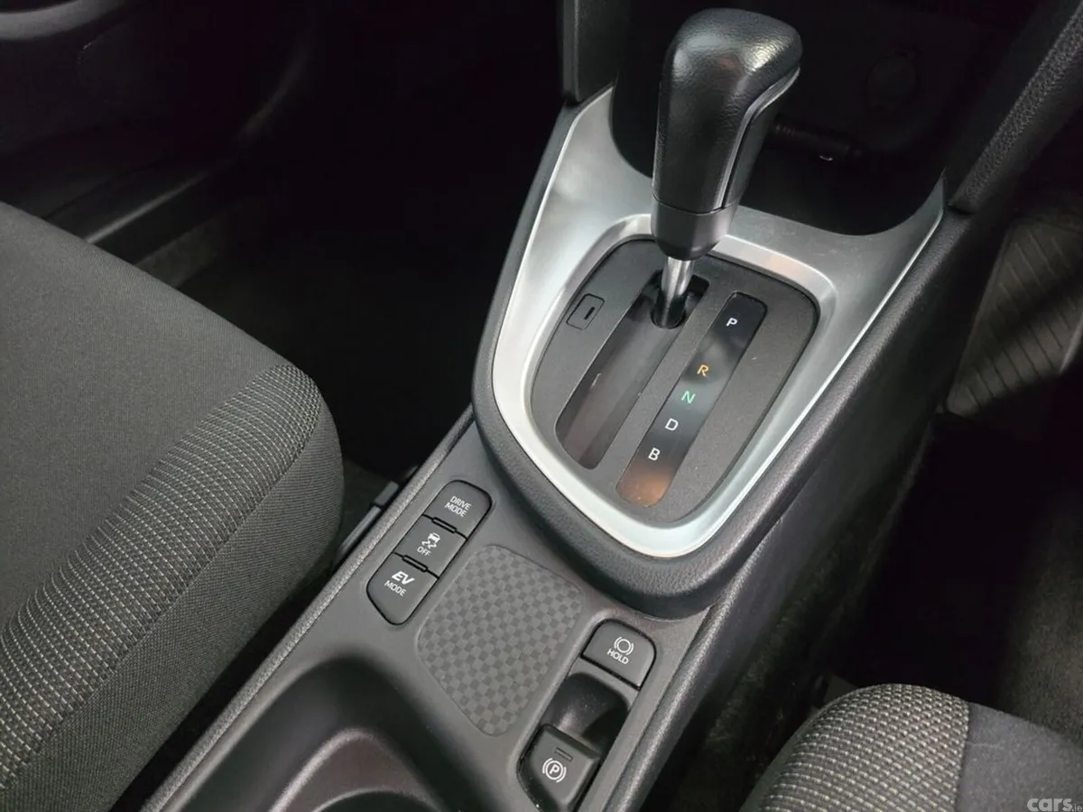 Toyota Yaris Cross SUV, Petrol Hybrid, 2022, White