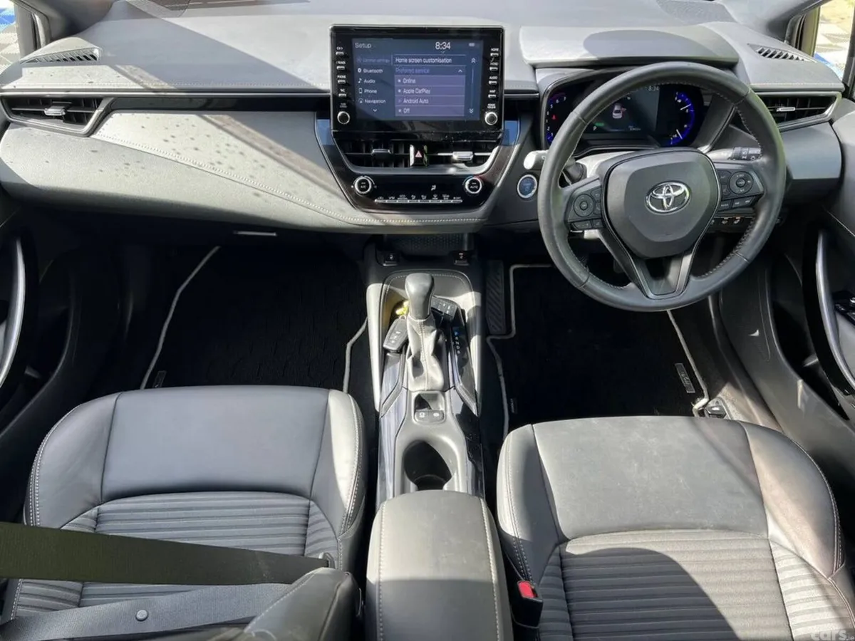 Toyota Corolla Saloon, Petrol Hybrid, 2019, White