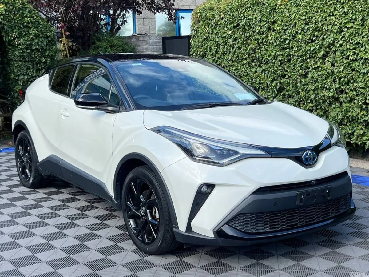 Toyota C-HR SUV, Petrol Hybrid, 2021, White