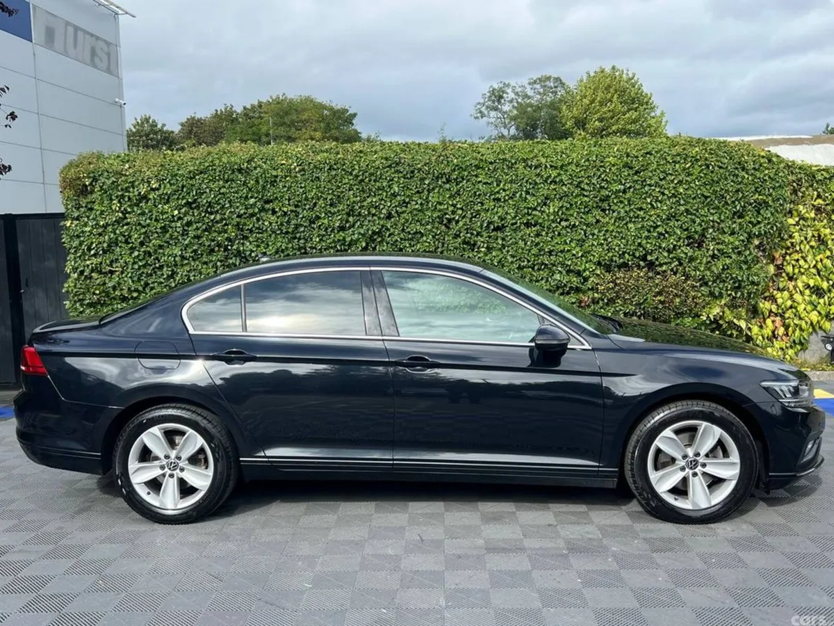 Volkswagen Passat Saloon, Diesel, 2022, Black