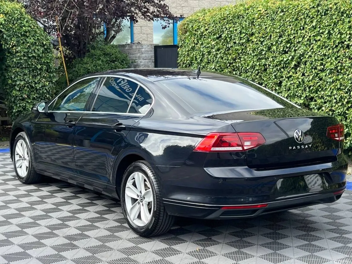 Volkswagen Passat Saloon, Diesel, 2022, Black