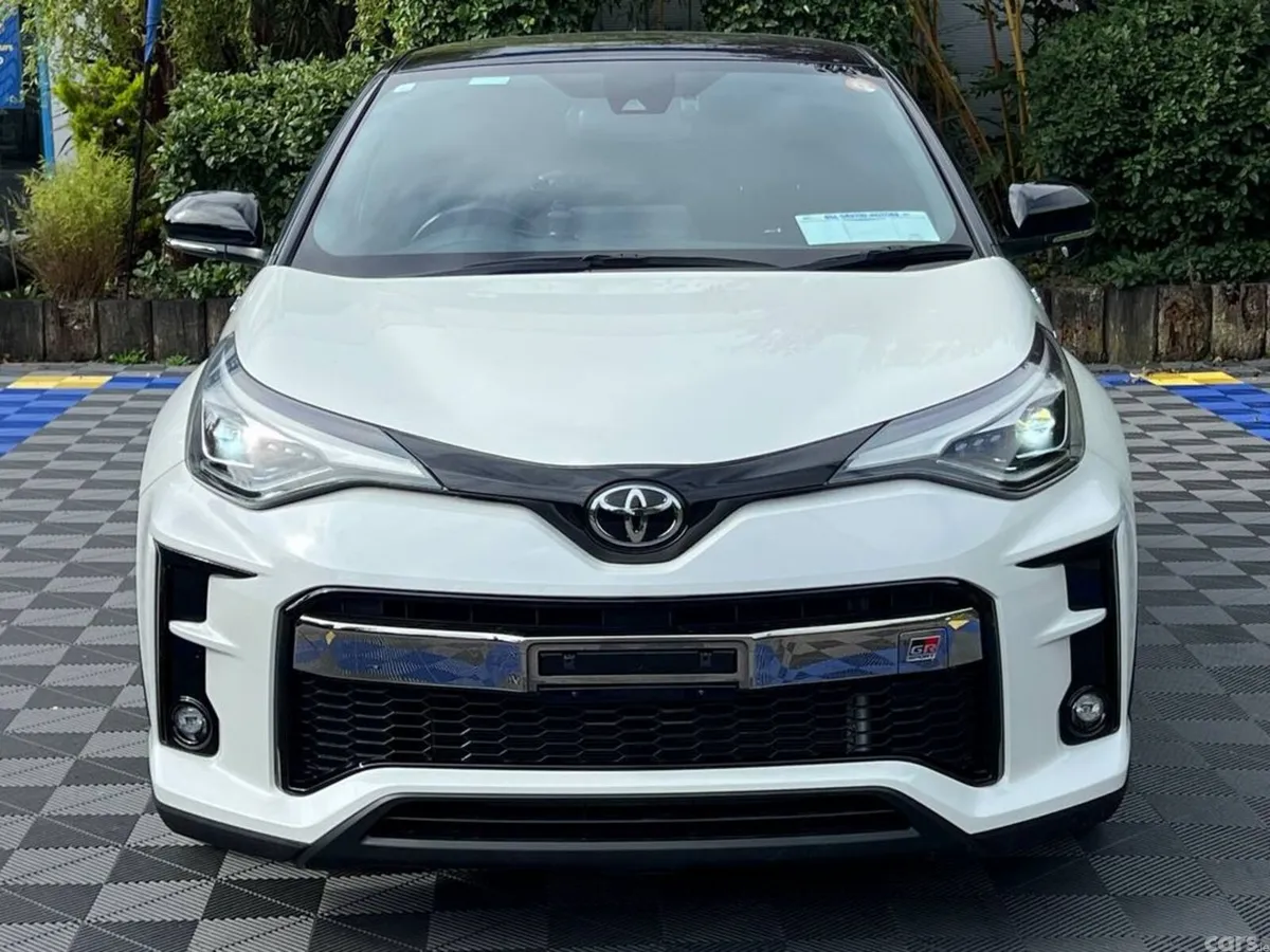 Toyota C-HR SUV, Petrol Hybrid, 2020, White