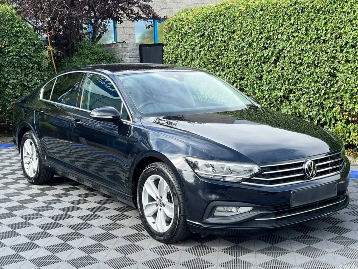Volkswagen Passat Saloon, Diesel, 2022, Black