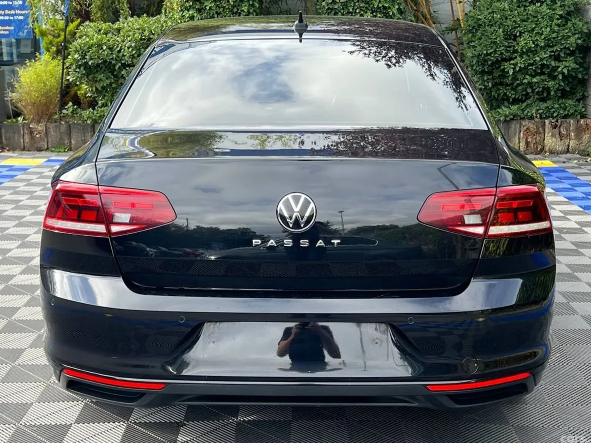 Volkswagen Passat Saloon, Diesel, 2022, Black