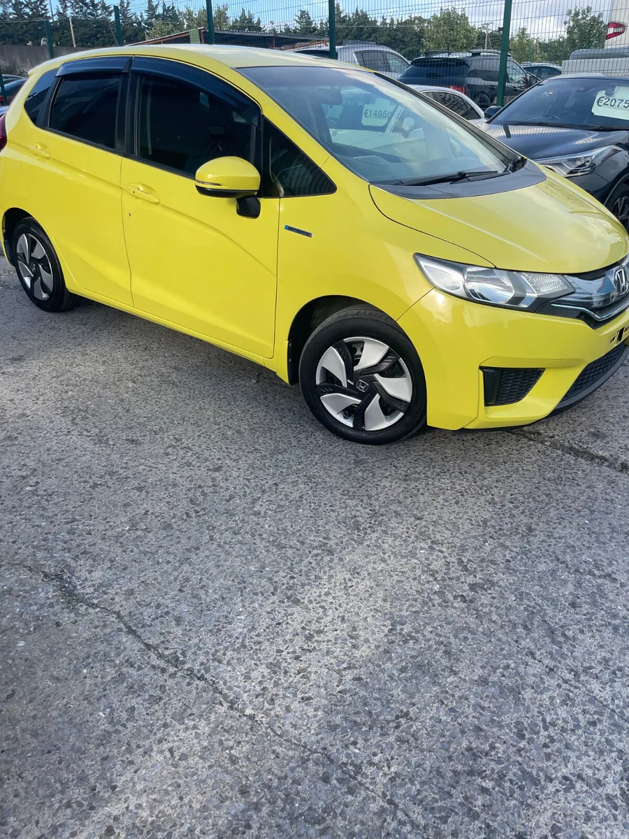 Honda Fit Hatchback, Petrol Hybrid, 2015, Yellow