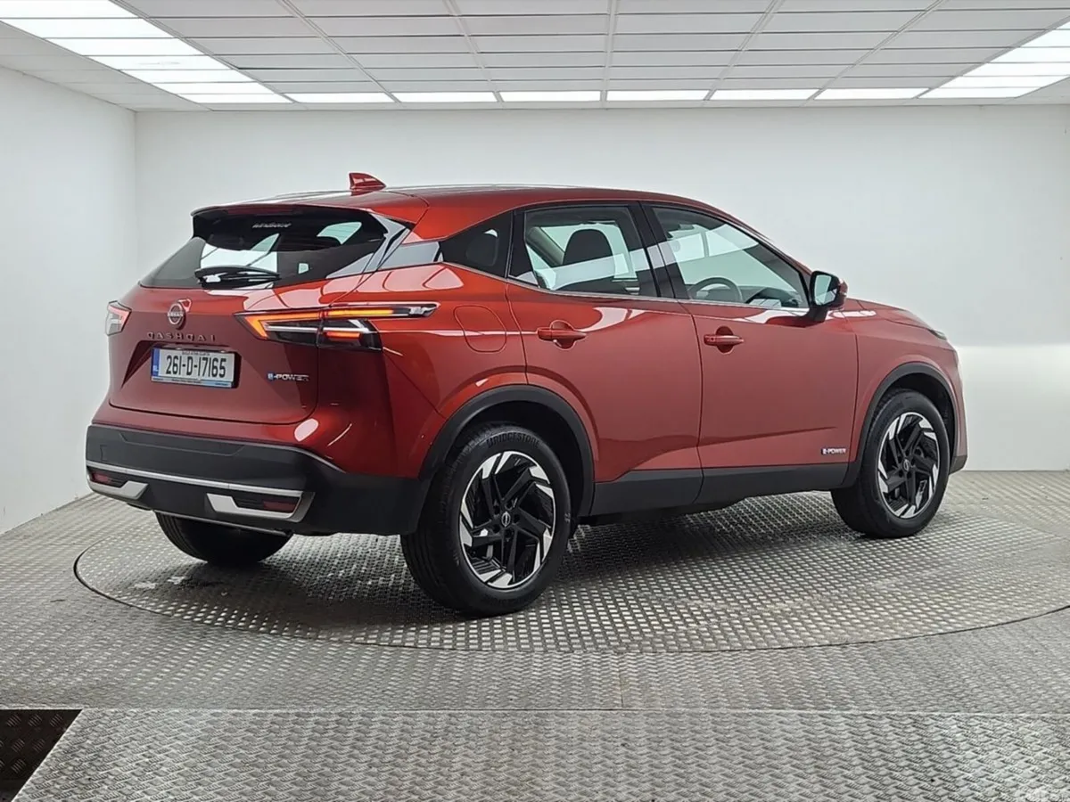 Nissan Qashqai MPV, Petrol Hybrid, 2026, Red