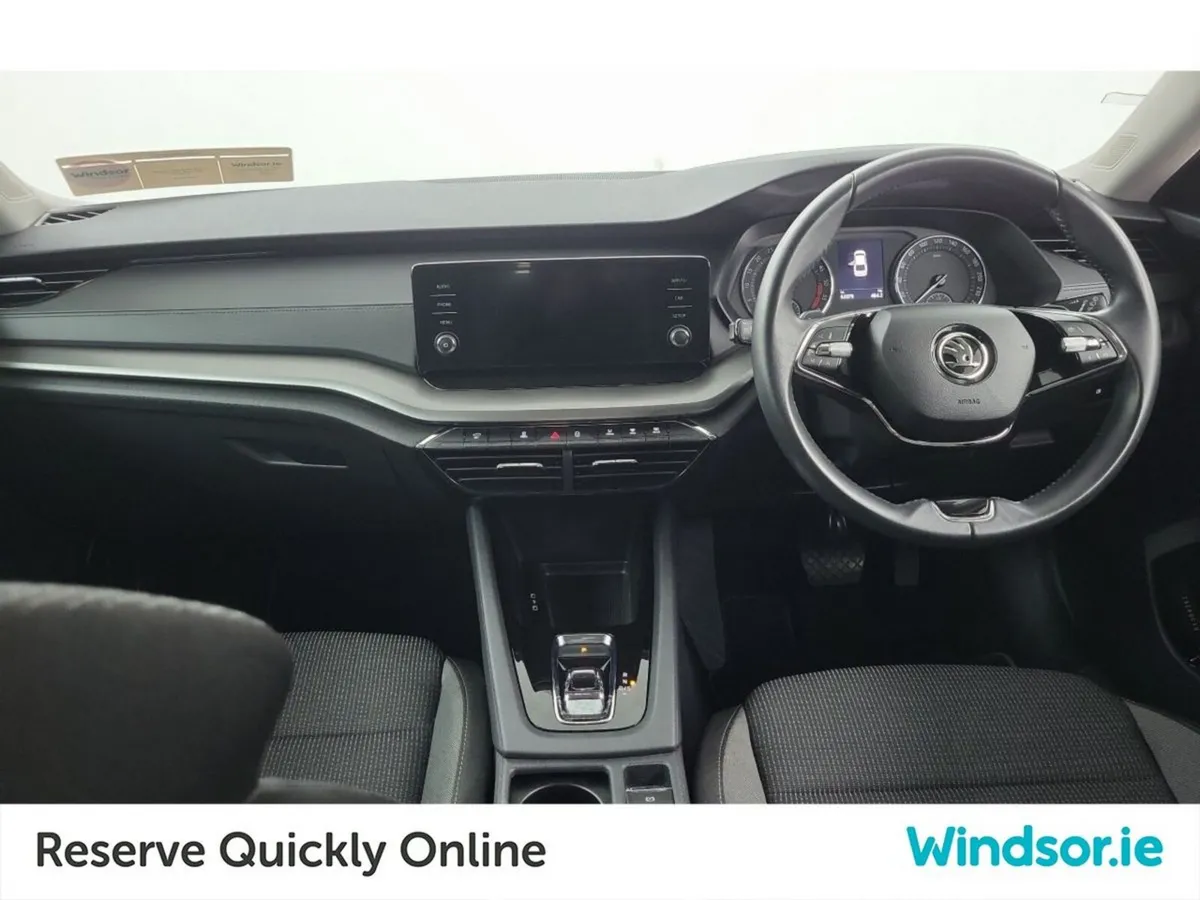 Skoda Octavia Saloon, Diesel, 2024, Grey