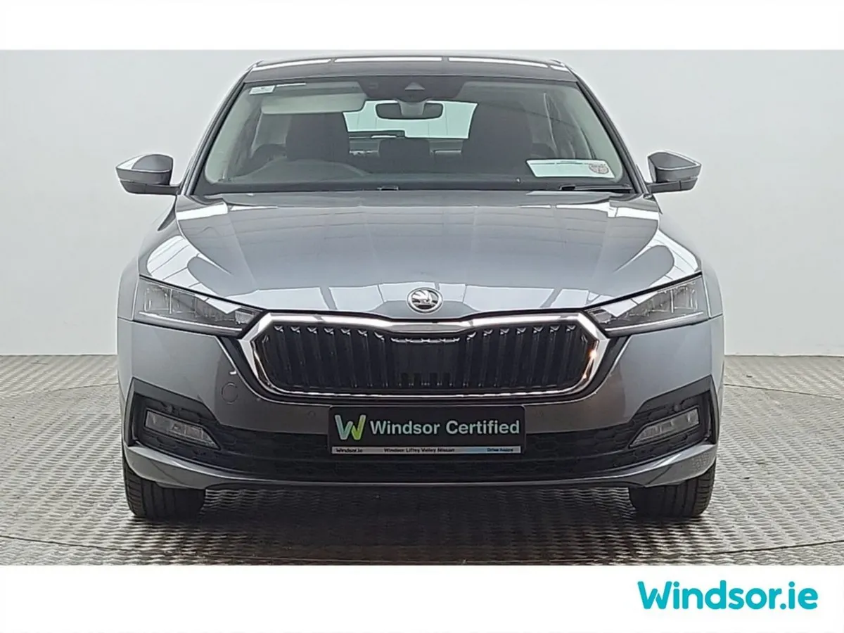 Skoda Octavia Saloon, Diesel, 2024, Grey