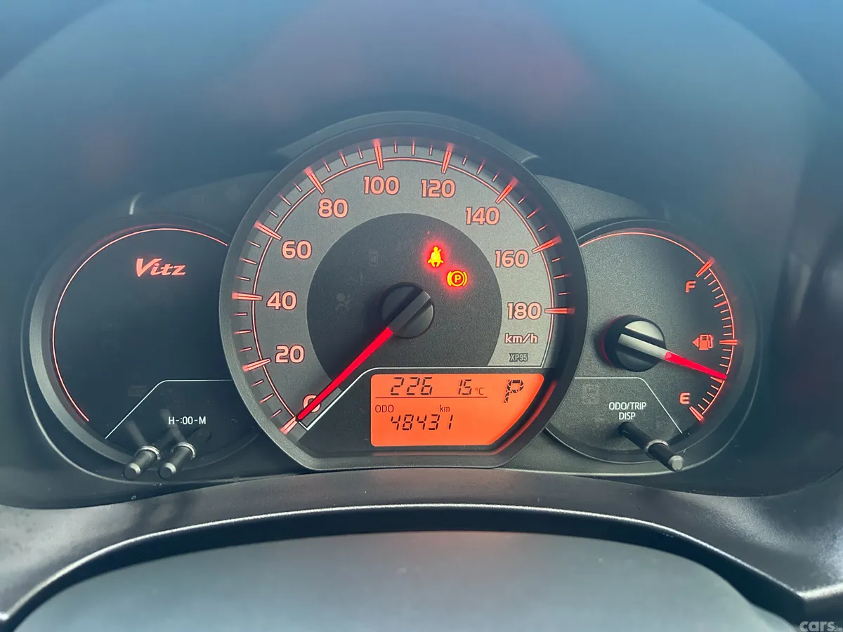 Toyota Vitz Hatchback, Petrol, 2018, Silver