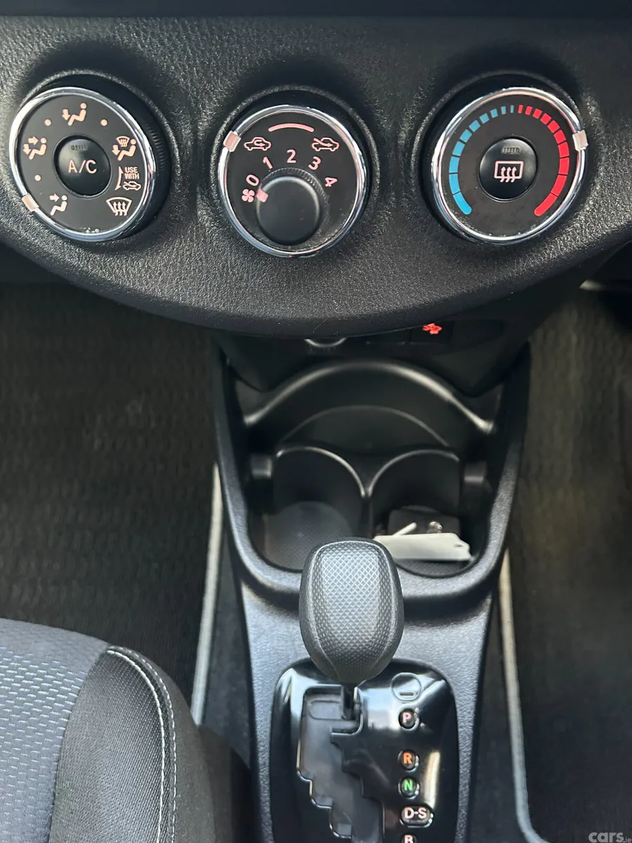 Toyota Vitz Hatchback, Petrol, 2018, Silver