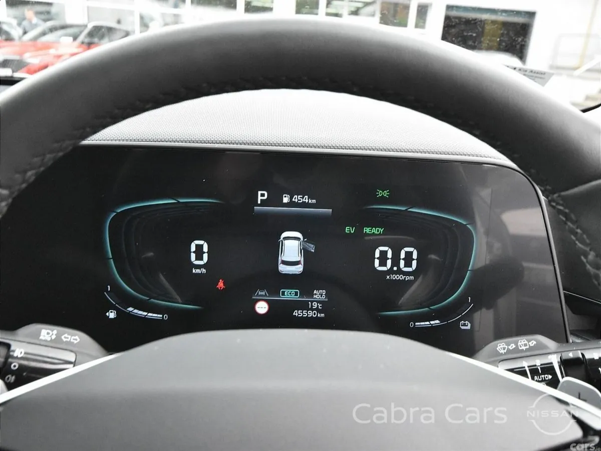 Kia Niro SUV, Petrol Hybrid, 2023, White