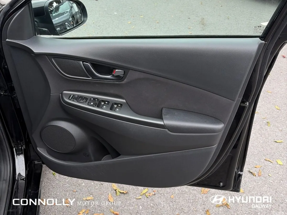 Hyundai KONA MPV, Petrol, 2022, Black