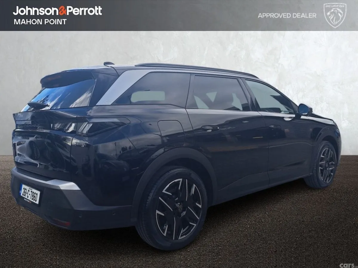 Peugeot 5008 MPV, Petrol, 2026, Black