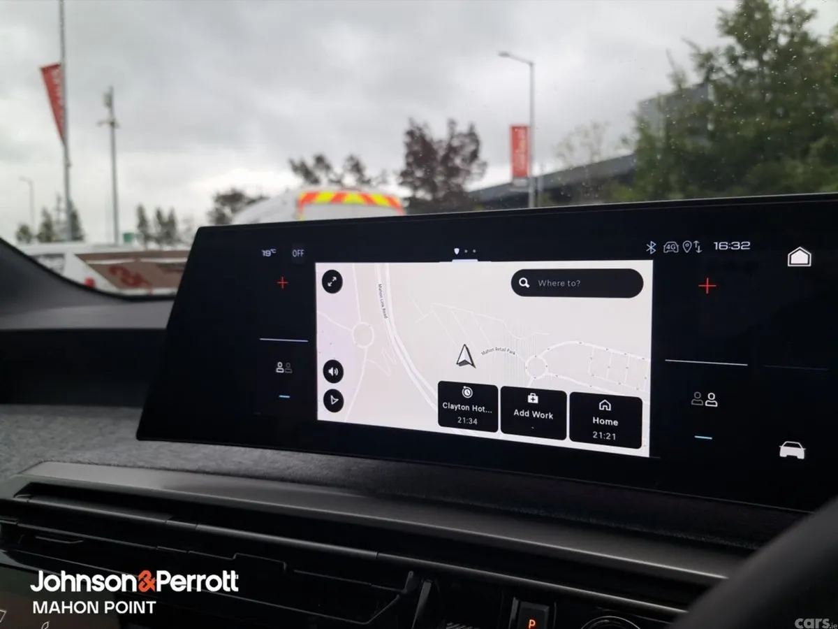 Peugeot 5008 MPV, Petrol, 2026, Grey