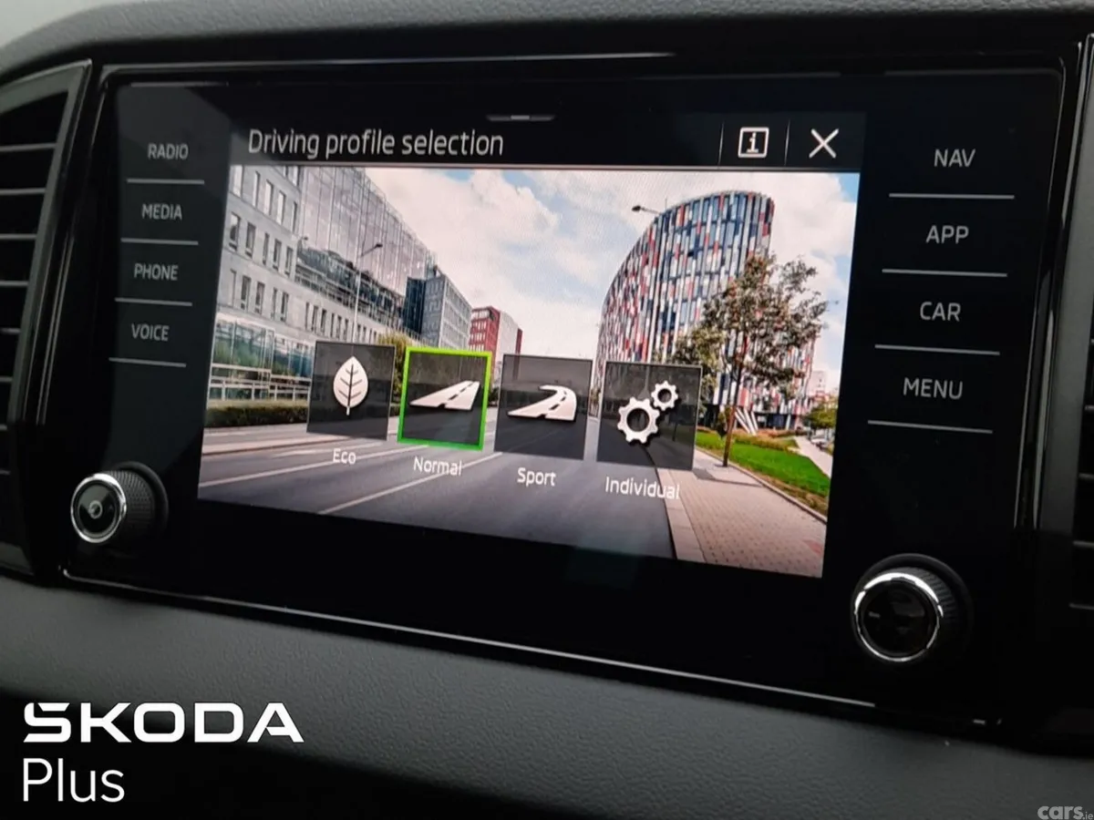Skoda Karoq SUV, Diesel, 2026, Grey