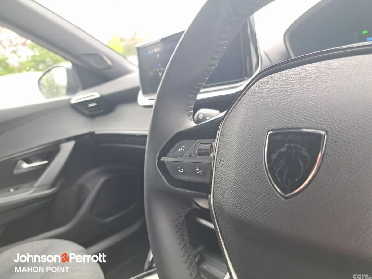 Peugeot 2008 MPV, Petrol Hybrid, 2026, Grey