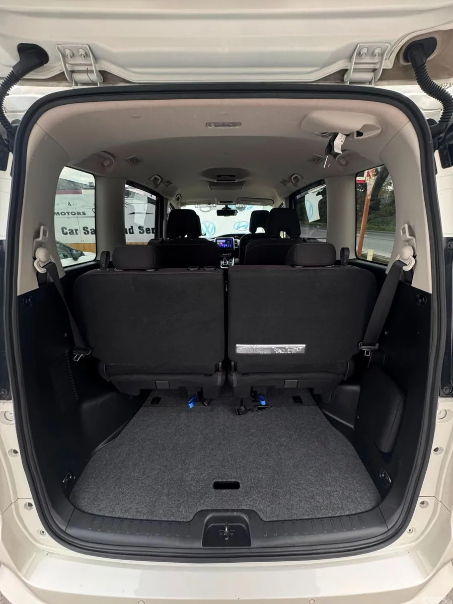 Nissan Serena MPV, Petrol Hybrid, 2019, White