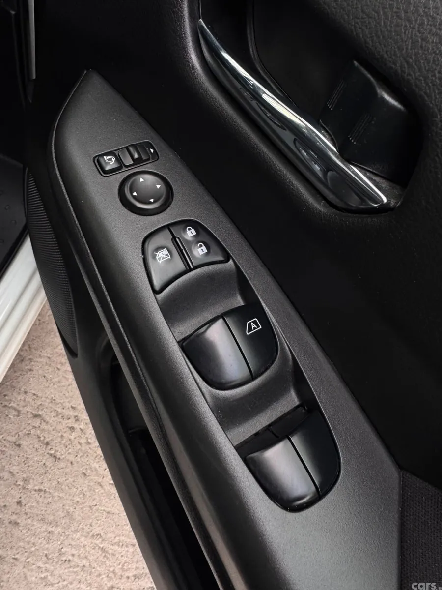 Nissan Serena MPV, Petrol Hybrid, 2019, White