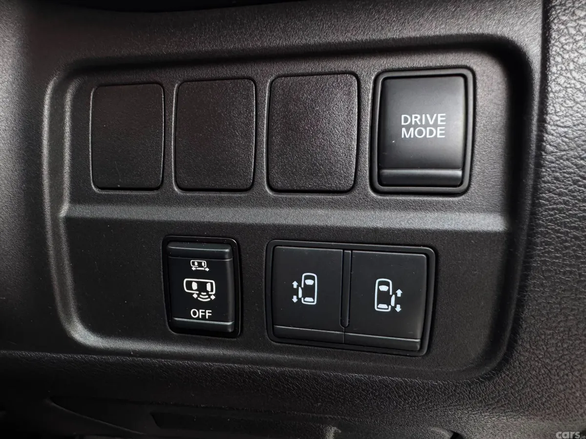 Nissan Serena MPV, Petrol Hybrid, 2019, White
