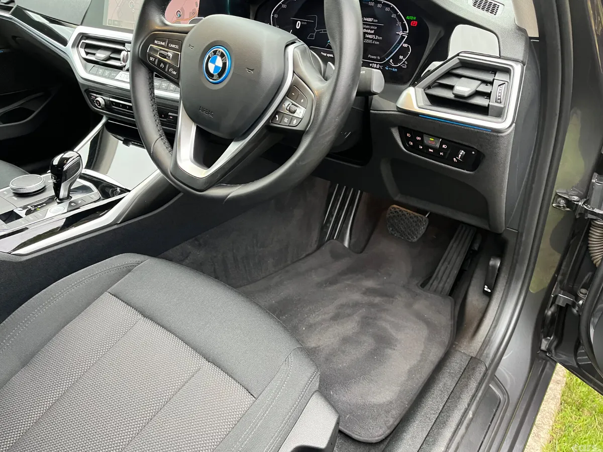 BMW 3-Series Saloon, Petrol Plug-in Hybrid, 2022, Grey