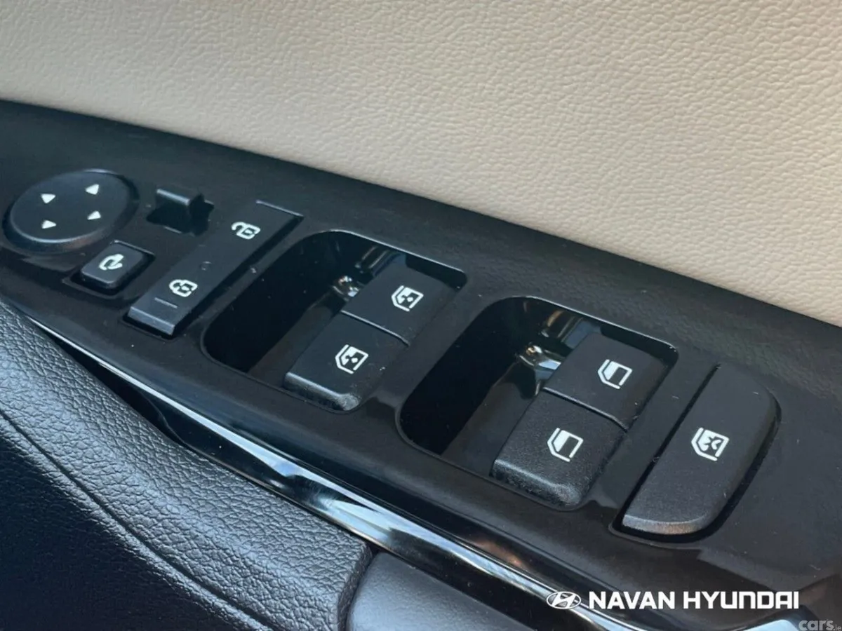 Kia Sportage SUV, Petrol Plug-in Hybrid, 2023, Black