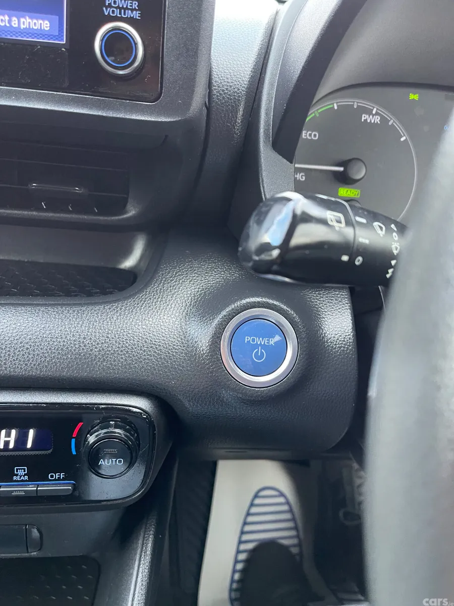 Toyota Yaris Hatchback, Petrol Hybrid, 2021, Silver