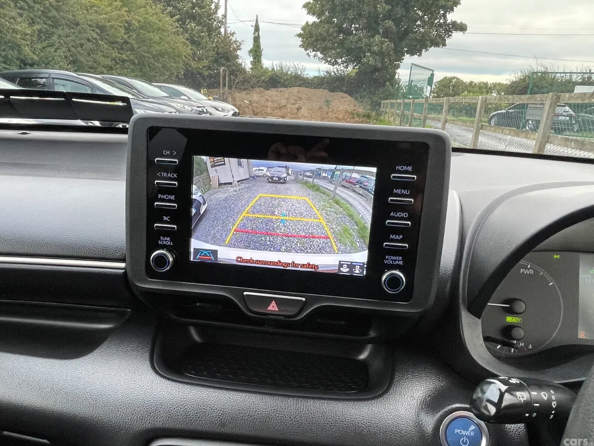 Toyota Yaris Hatchback, Petrol Hybrid, 2021, Silver