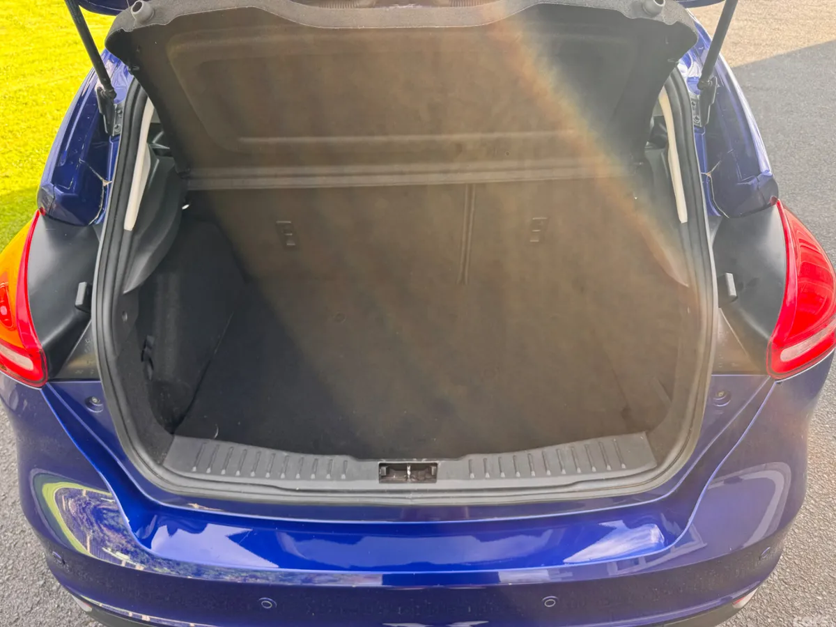 Ford Focus Hatchback, Diesel, 2017, Blue