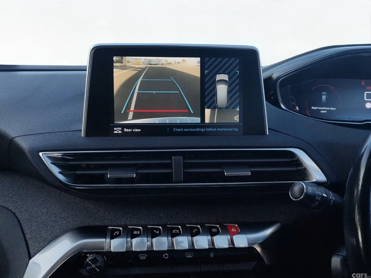 Peugeot 5008 MPV, Diesel, 2019, Blue